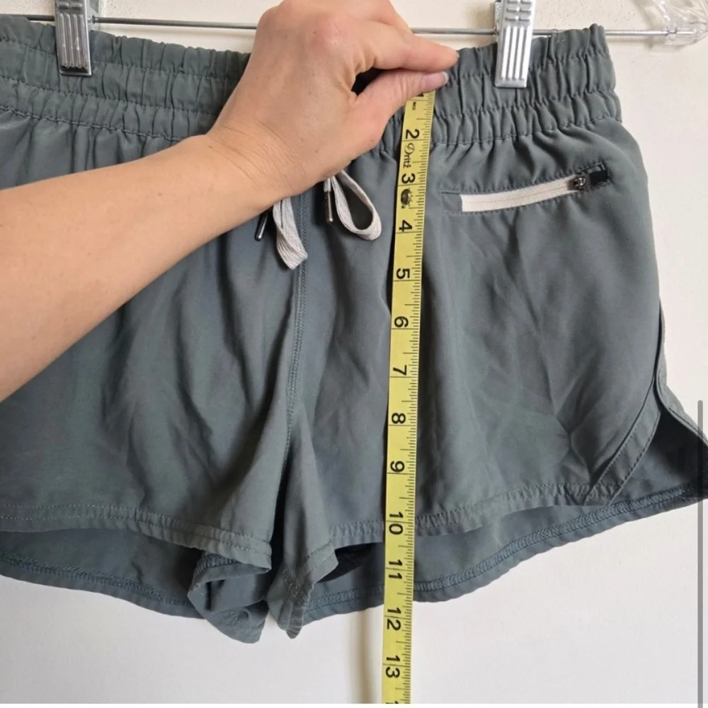 - Vuori Size Small Seafoam Green Relaxed Lines Athletic Casual Short Shorts - Picture 4 of 5